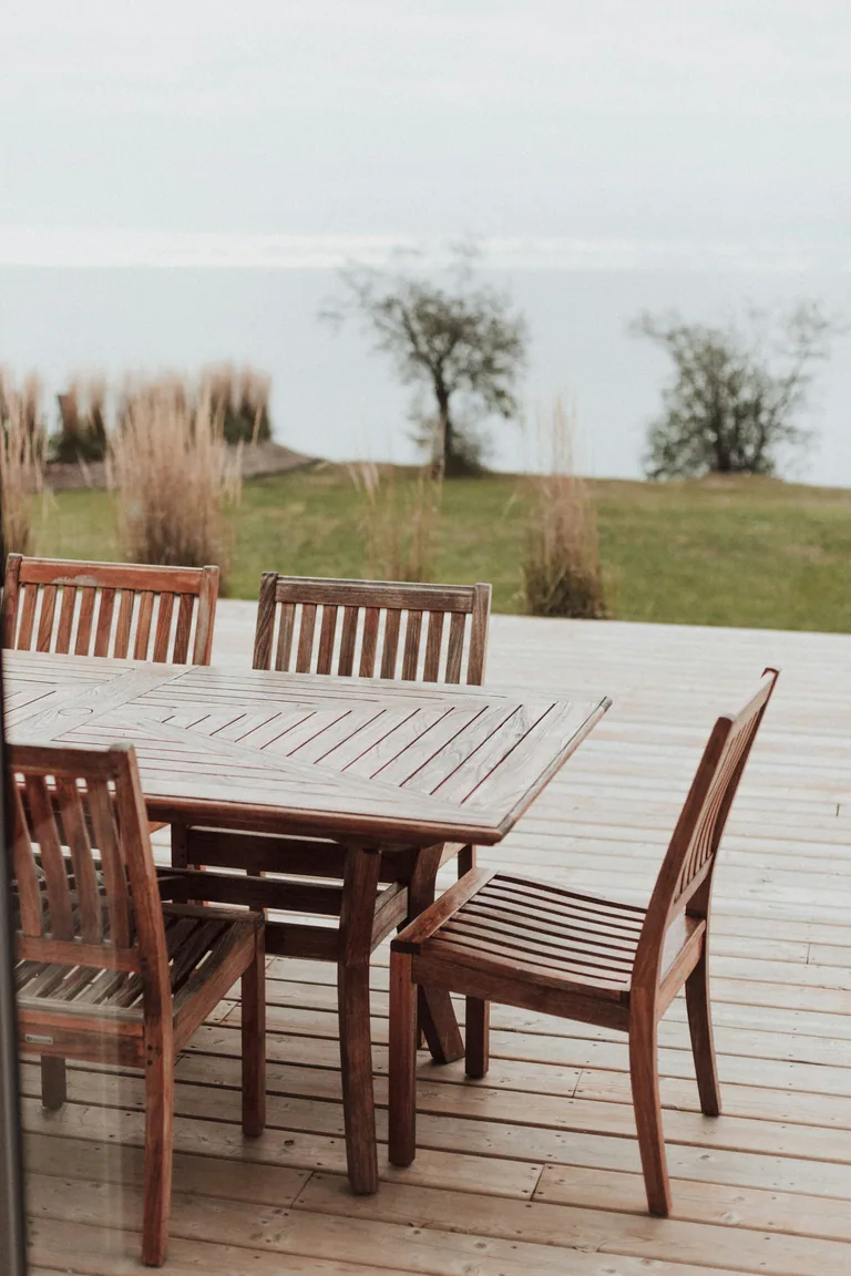 Petit aménagement paysager dans un jardin